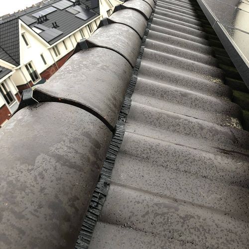 De diensten van dakspecialist in Kessel Nieuwe laag bitumen